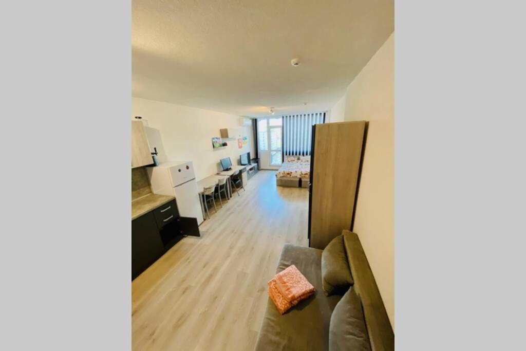 Апартаменты Large Studio In Studentski Grad With Huge Terrace София Экстерьер фото